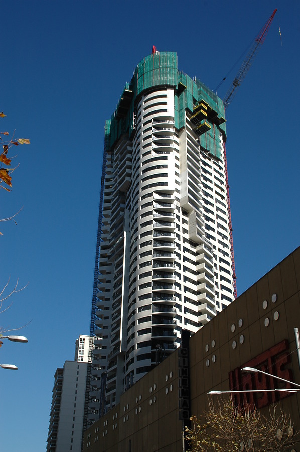 Meriton Tower by John Bek