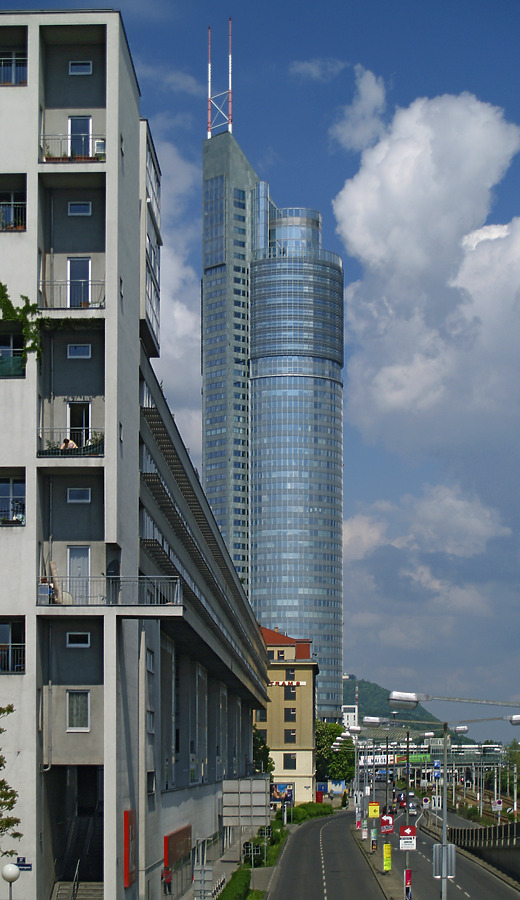 Millennium Tower by Cesar Serrano