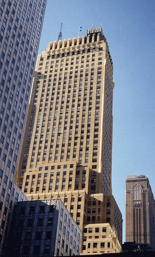 Chanin Building by Nate Lindsey