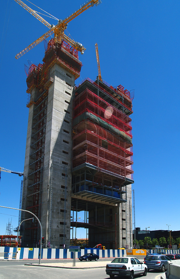 Torre Caja Madrid by Cesar Serrano