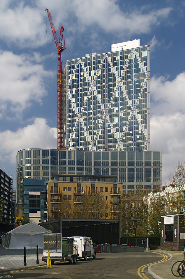 The Broadgate Tower by Cesar Serrano