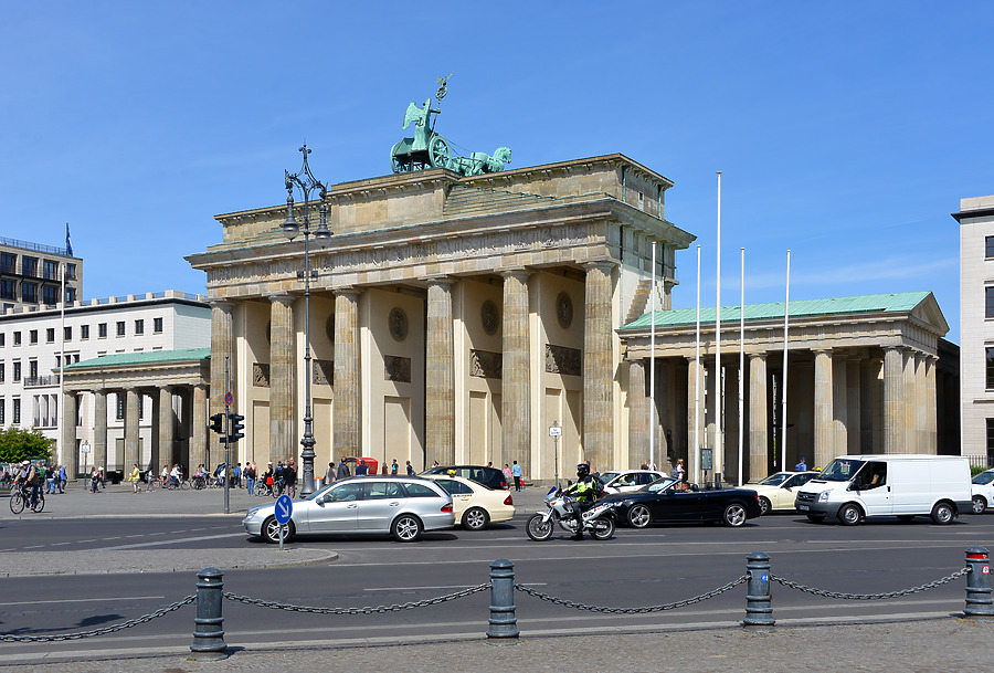 Brandenburger Tor by John W. Cahill