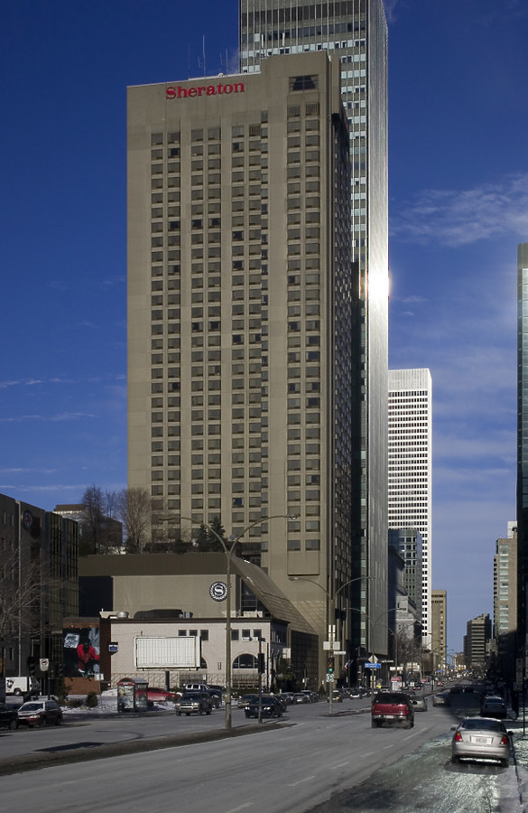Le Centre Sheraton by Pavel Toczynski