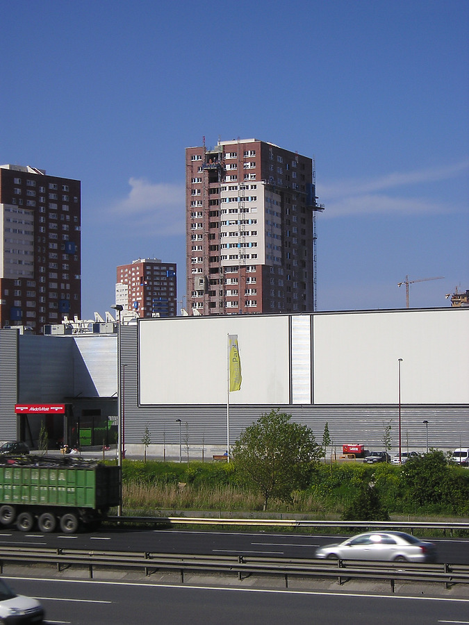 Torre IX by Mikel Allende