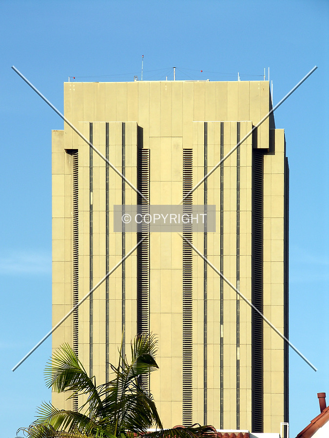 Metropolitan Correctional Center by Chris Patriarca