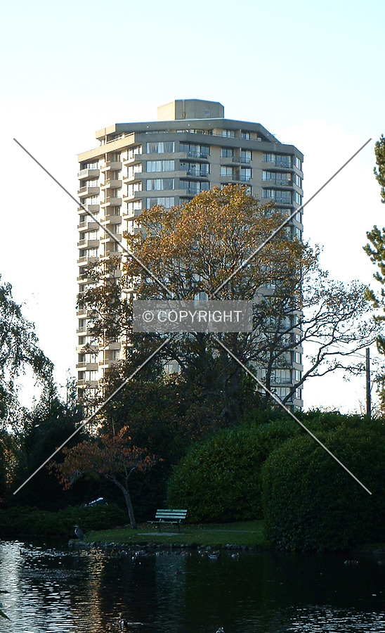 Roberts House by Andrew Stewart