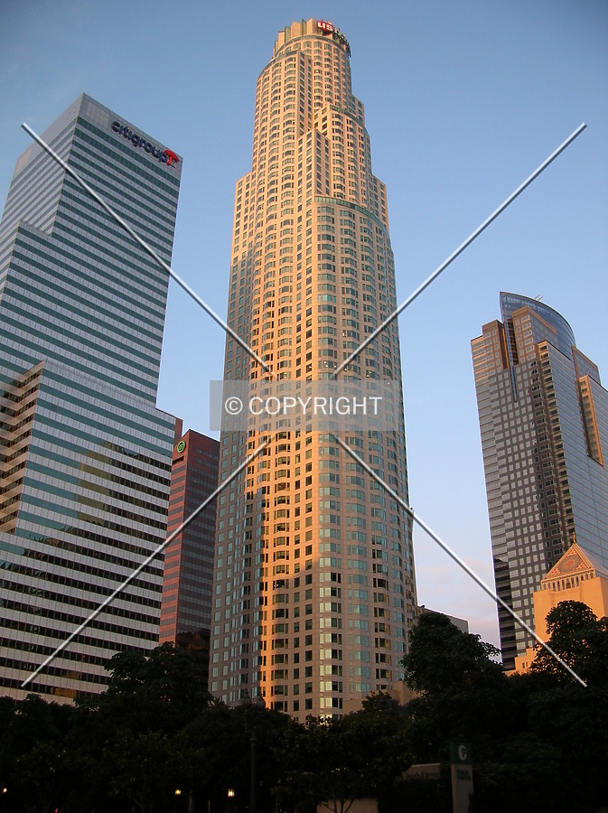 US Bank Tower by Emmanuel D.
