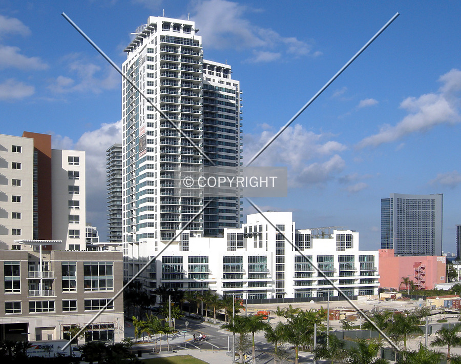 4 Midtown by Jorge Molina