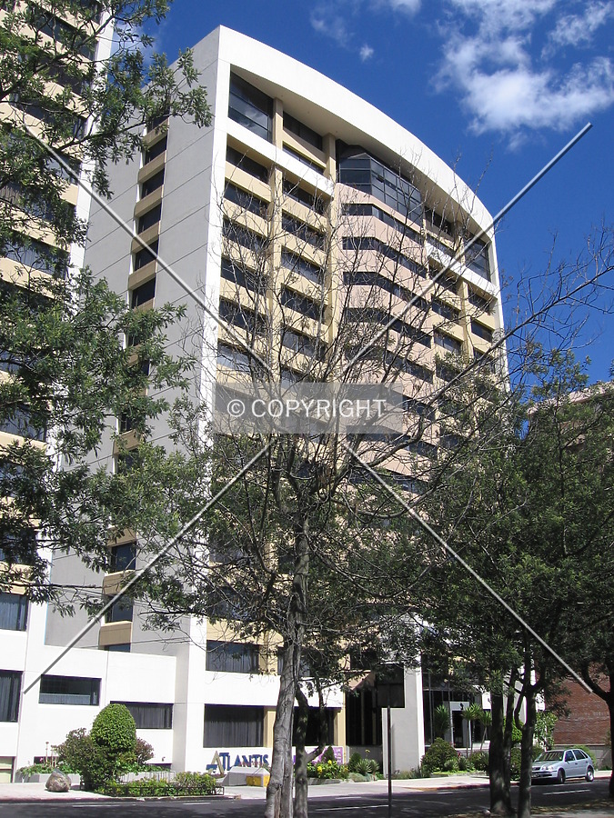 Edificio Olympus I by Rodrigo Salas