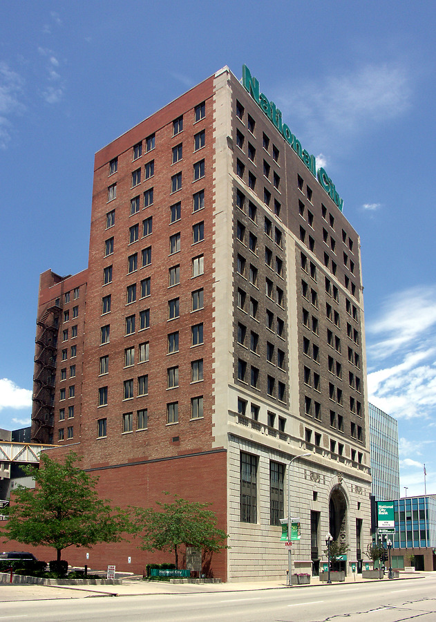 PNC Bank Building by Marshall Gerometta