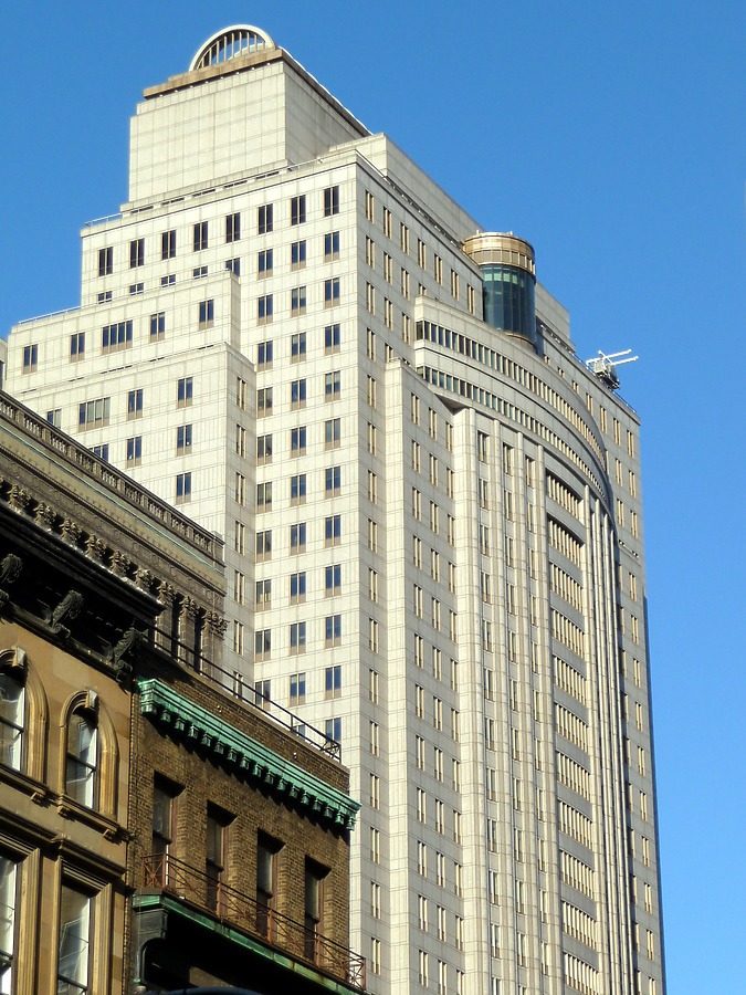 Ted Weiss Federal Building by Nate Lindsey