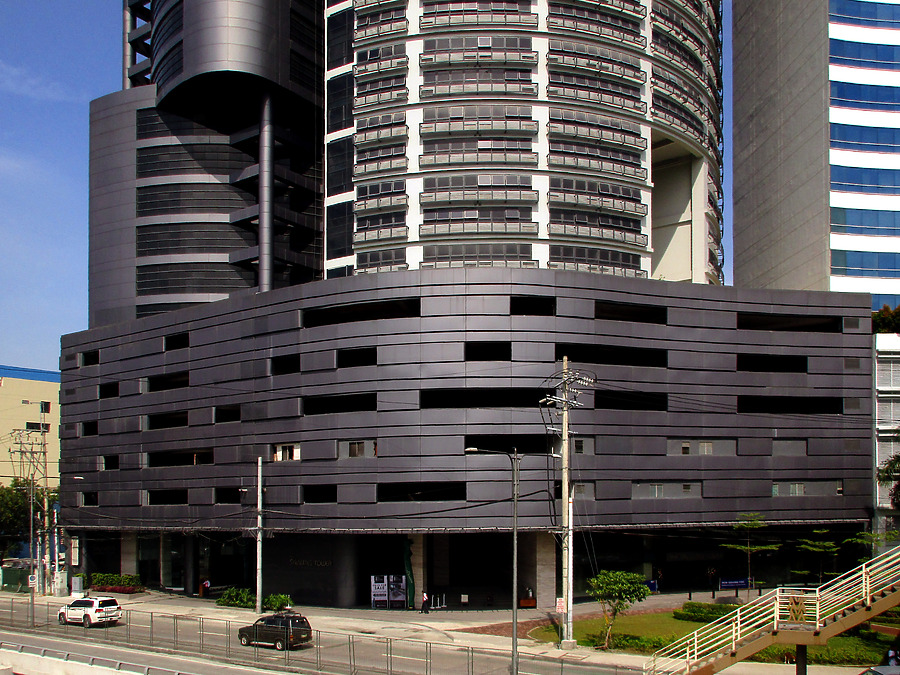 Skysuites Tower by Daniel Kieckhefer