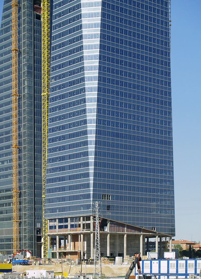 Torre de Cristal by Cesar Serrano