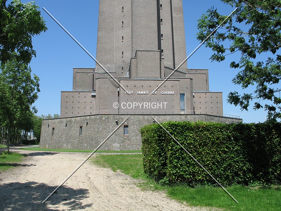 IJzertoren by Emmanuel D.