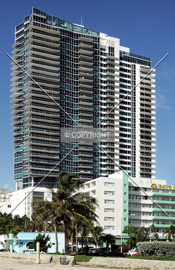 The Setai Tower by Jorge Molina
