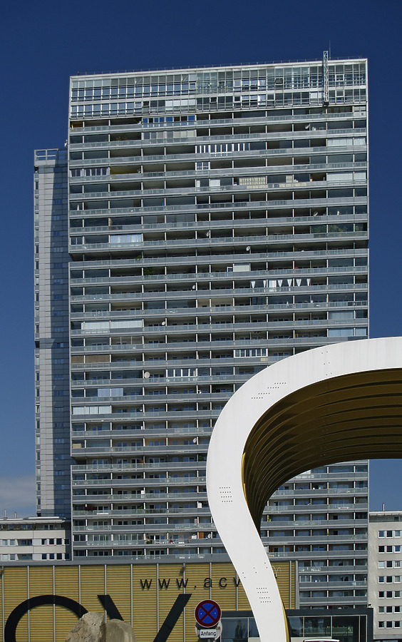 Mischek Tower by Cesar Serrano
