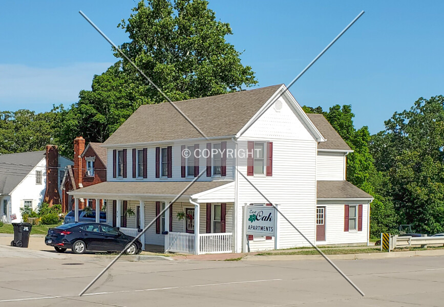 East Oak Apartments
