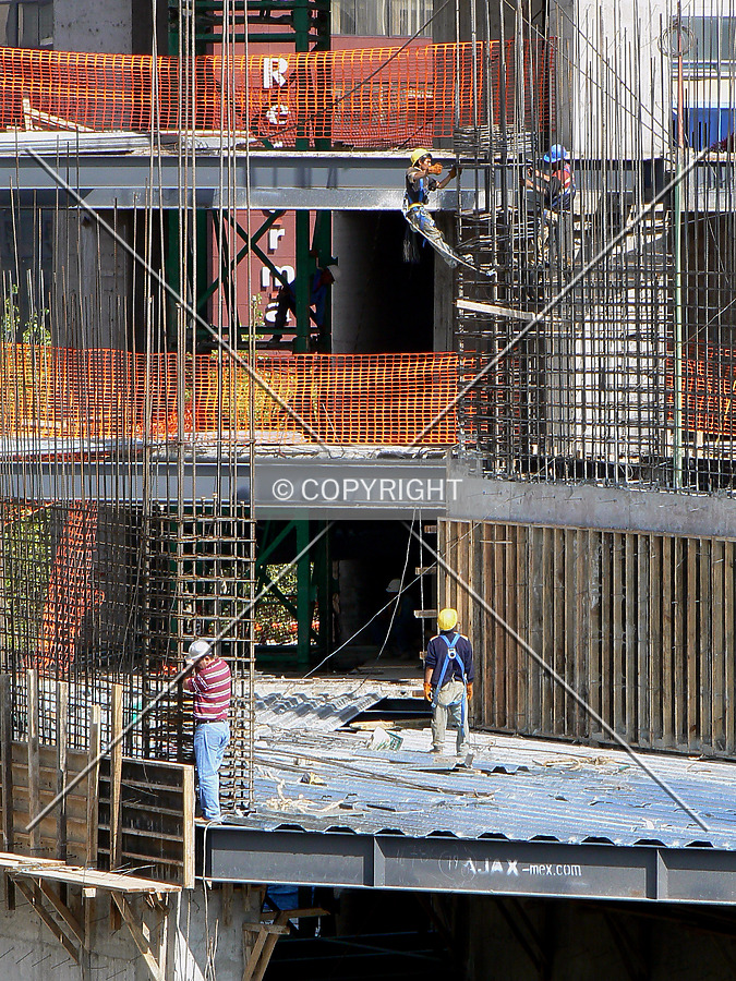 Plaza Residences by Luis Ibáñez