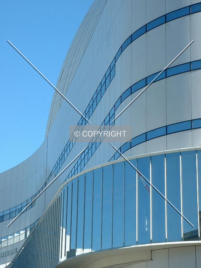 Yokohama Grand InterContinental Hotel by Andrew Stewart