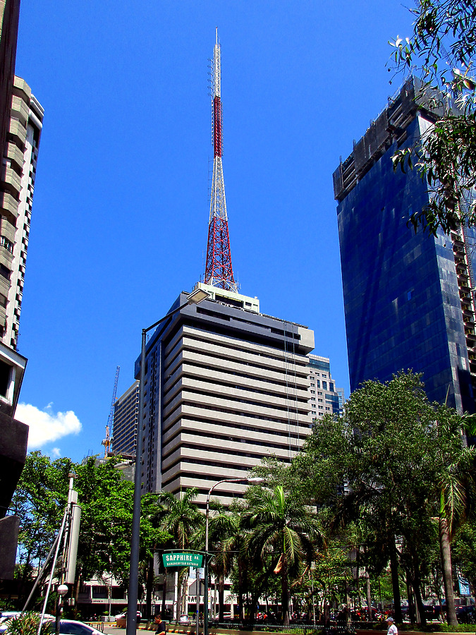 Strata 2000 by Daniel Kieckhefer