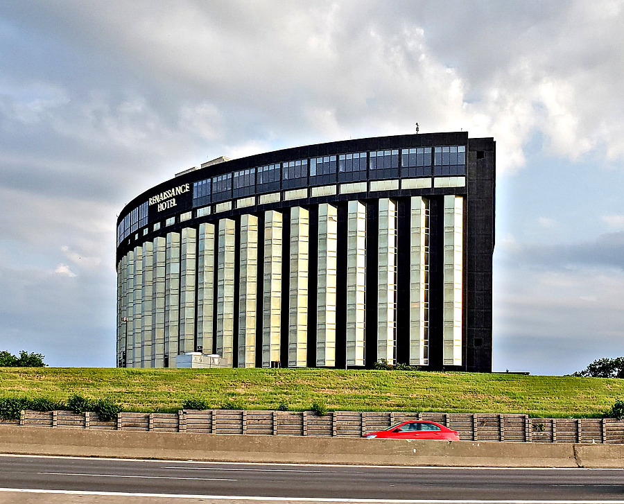 Renaissance Saint Louis Hotel Airport by Ryan Hildebrand