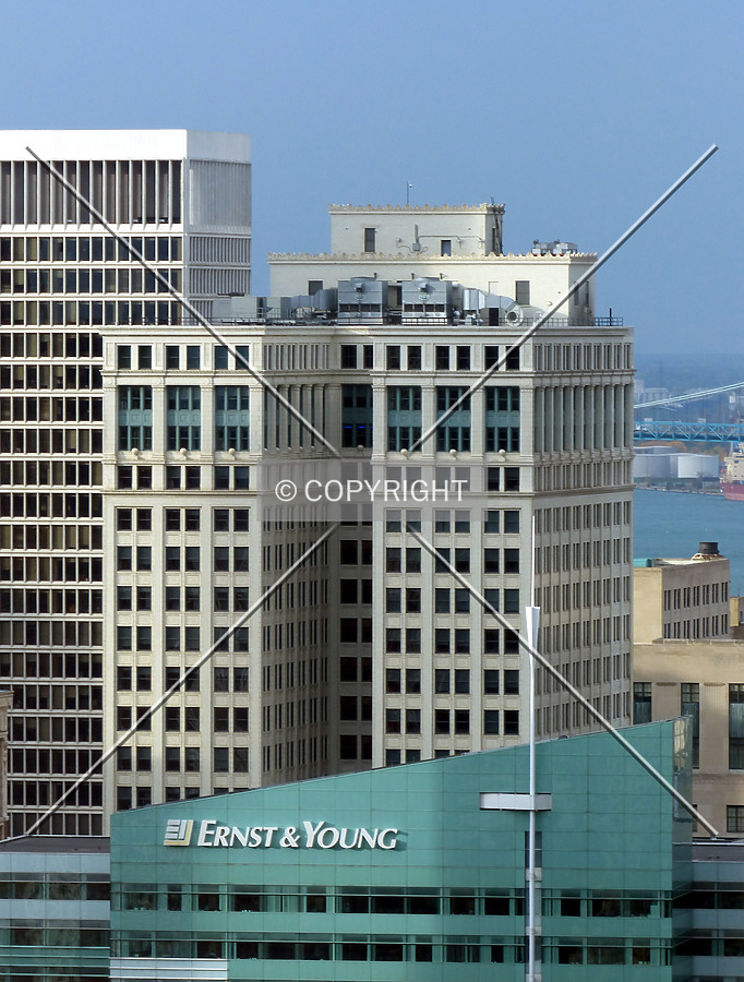 Dime Building by Nate Lindsey