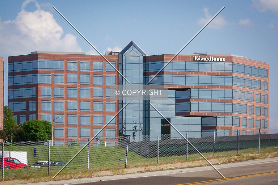 Manchester/270 Office Center III by Ryan Hildebrand