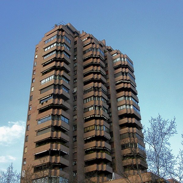 Torre Retiro by Cesar Serrano