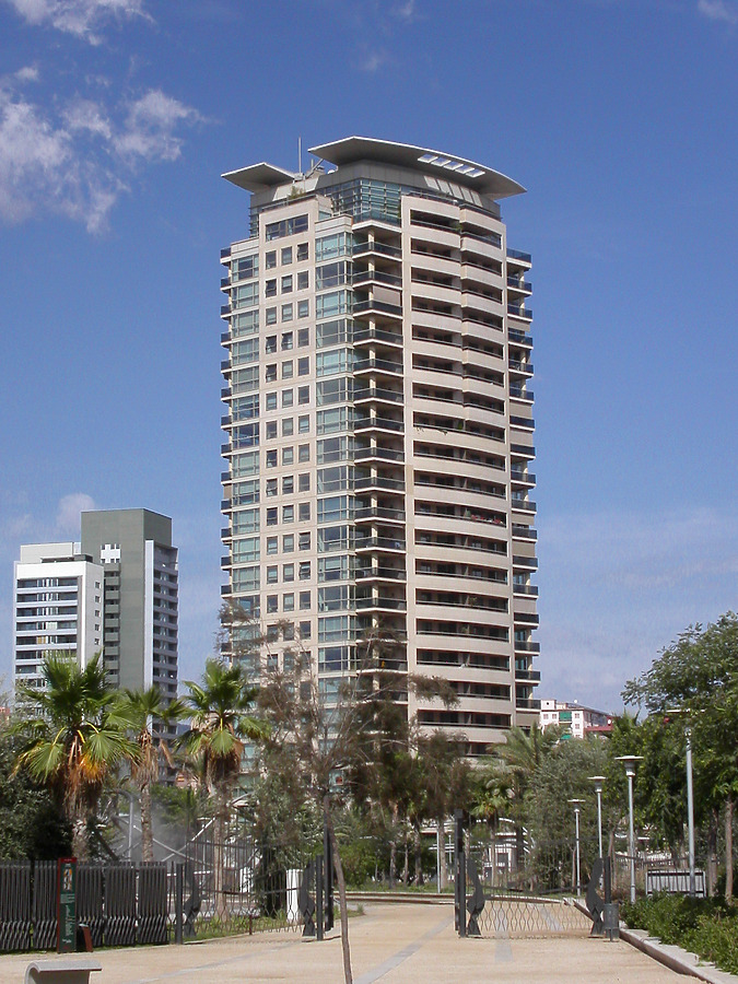 Illa del Llac 2 by Cesar Serrano