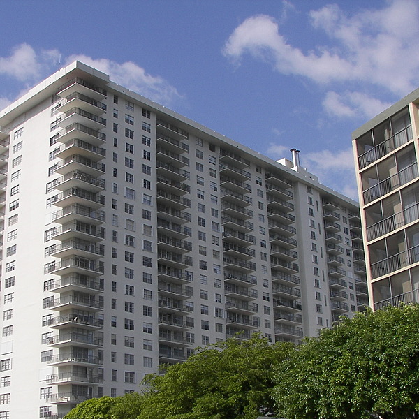 Winston Towers 200 by Rodney Gunn