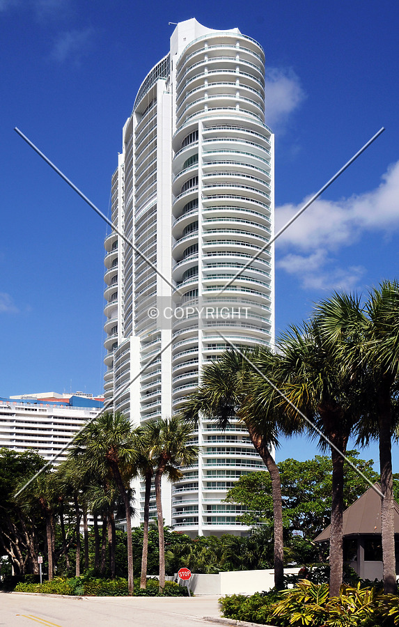 Santa Maria by Jorge Molina