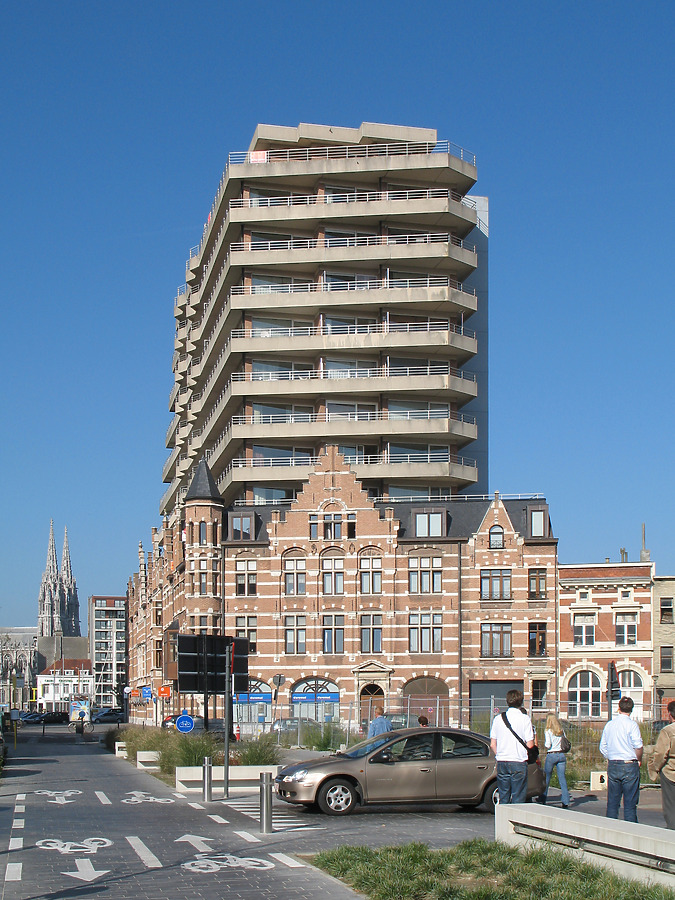 Marina Mercator by Michiel van Dijk