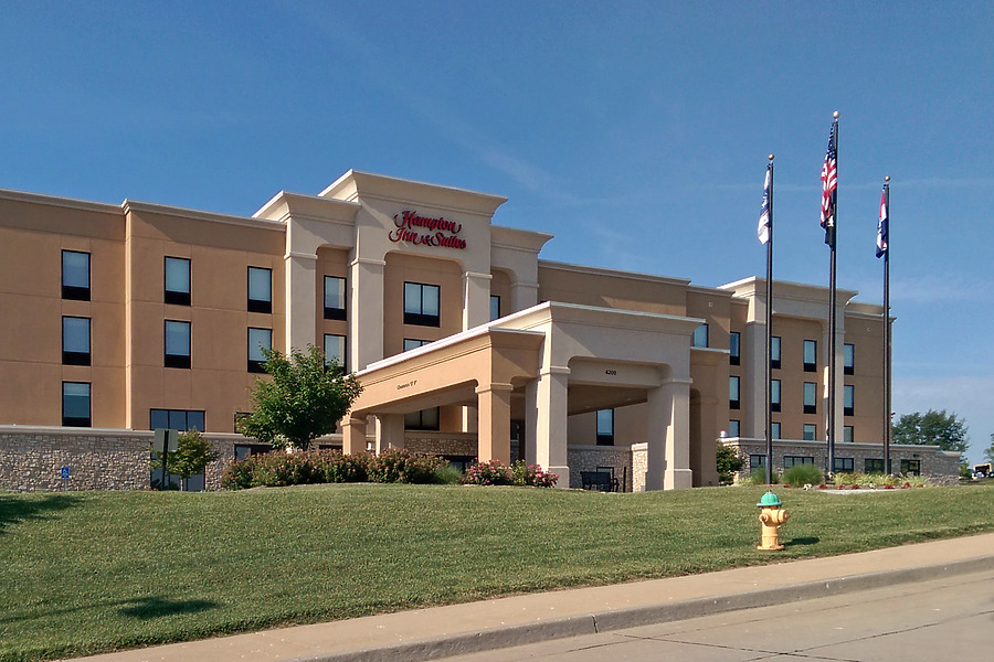 Hampton Inn and Suites Saint Louis / South I-55 by Ryan Hildebrand