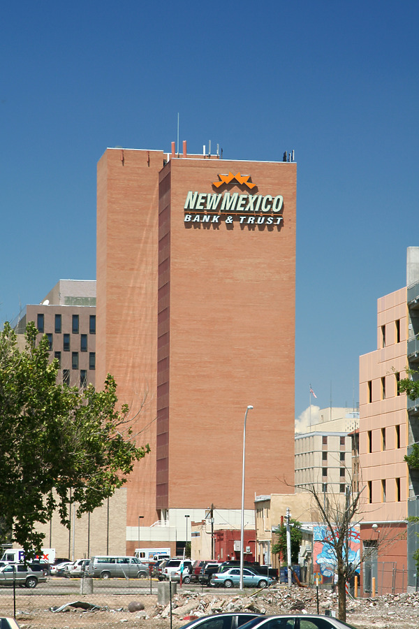 Gold Building by Pavel Toczynski