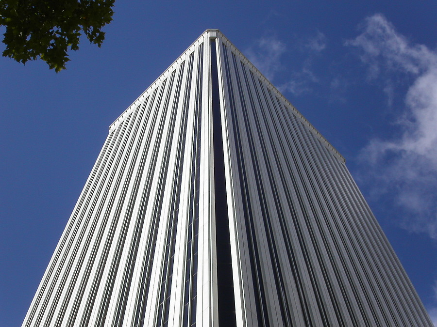 Torre Picasso by Cesar Serrano