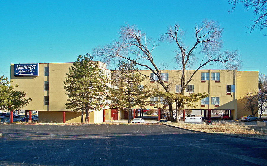 Northwest Airport Inn East Building by Ryan Hildebrand