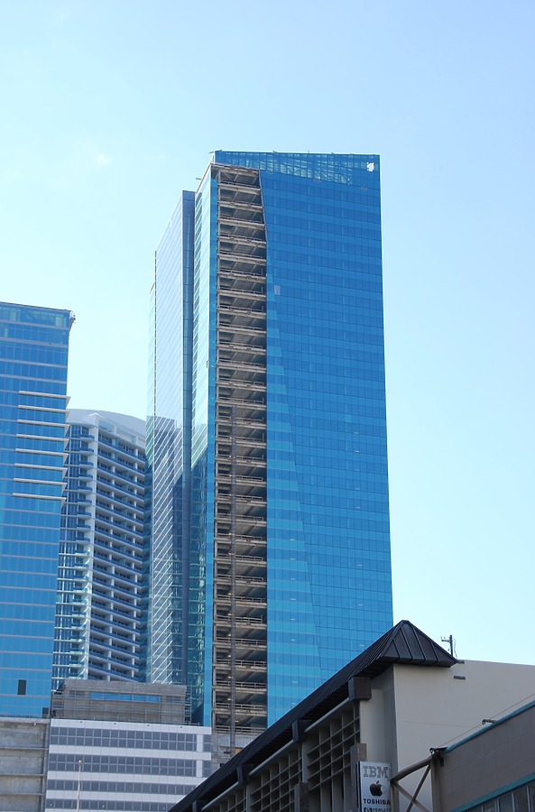 Wells Fargo Center by Huopa