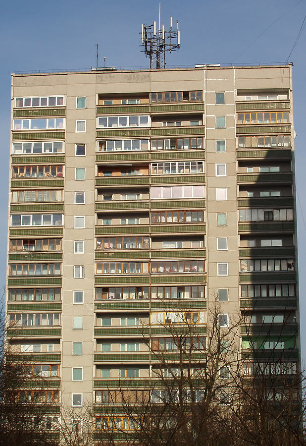 Vienibas gatve 168 by Laurijs Svirskis