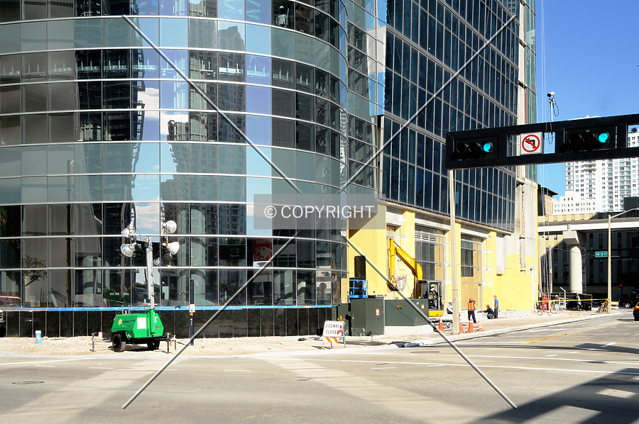 Met 2 JW Marriott Marquis by Jorge Molina