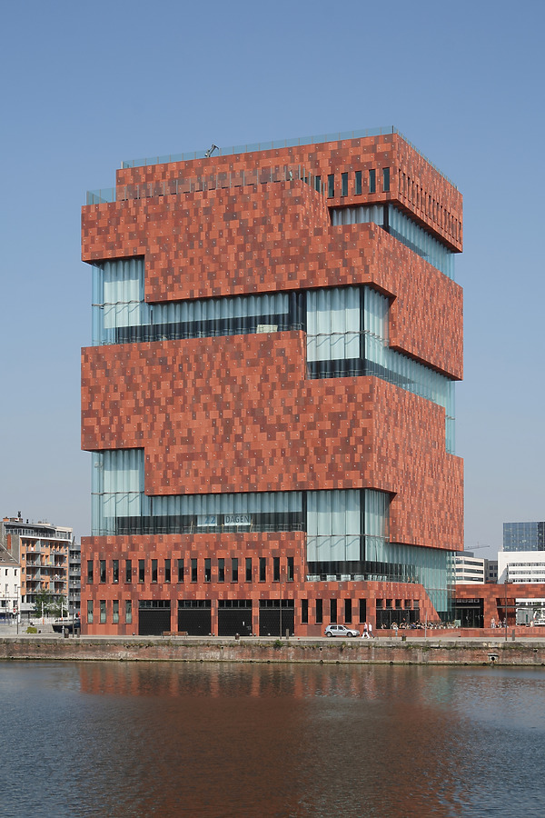 Museum aan de Stroom by Michiel van Dijk