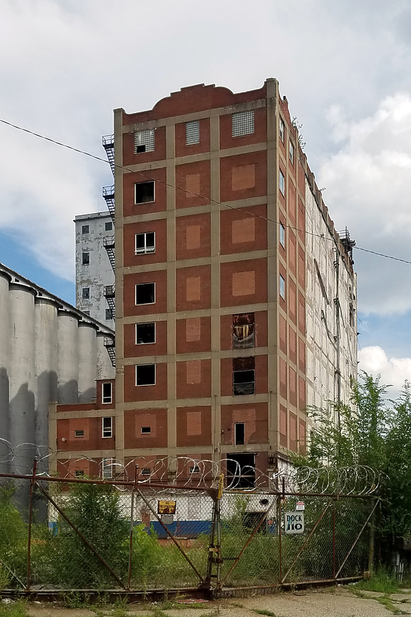 Pillsbury Flour Mills - Flour Mill C by Ryan Hildebrand