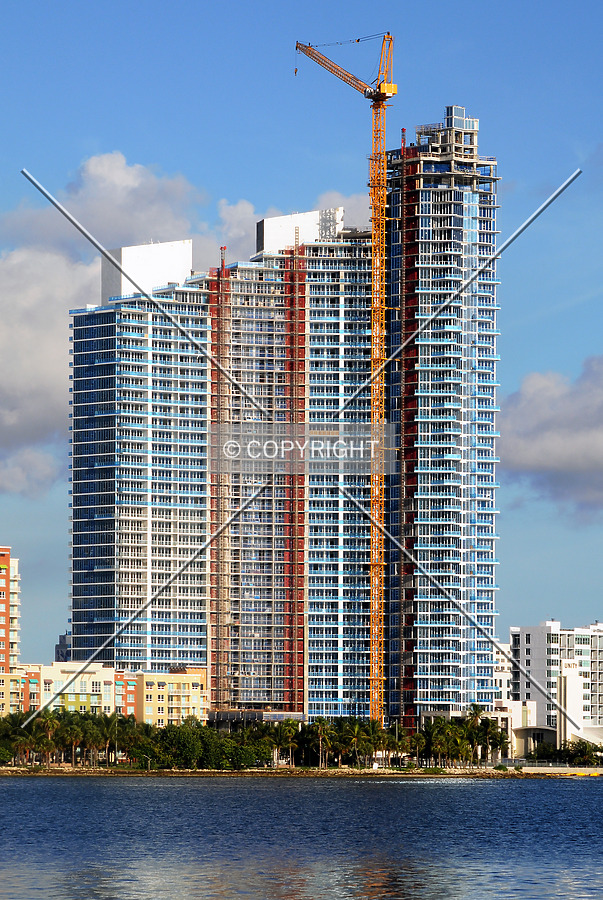 Paramount Bay at Edgewater Square by Jorge Molina