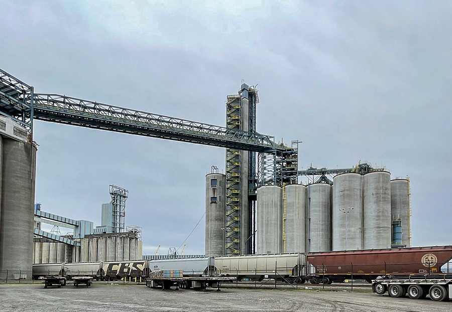 United Harvest / United Grain Elevator Tower by Rod Sager