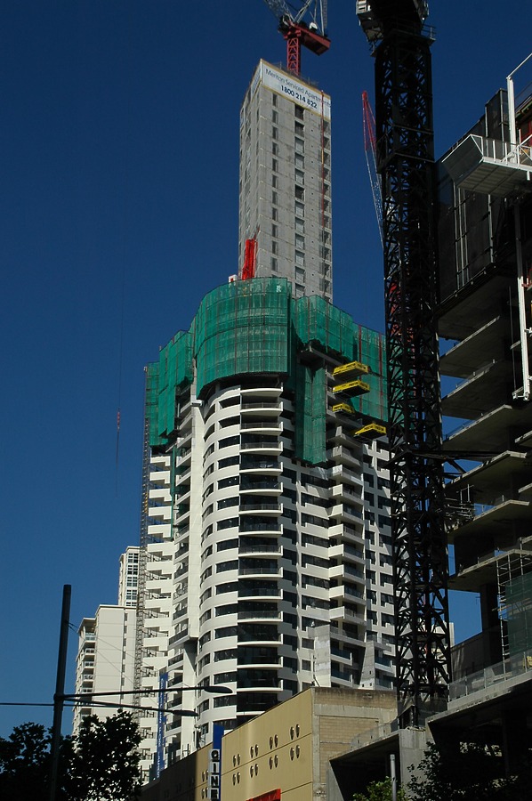 Meriton Tower by John Bek