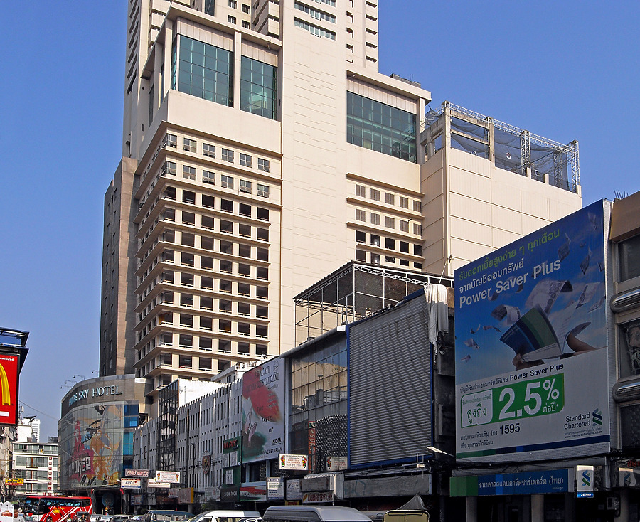Baiyoke Tower II by Horst Kiechle