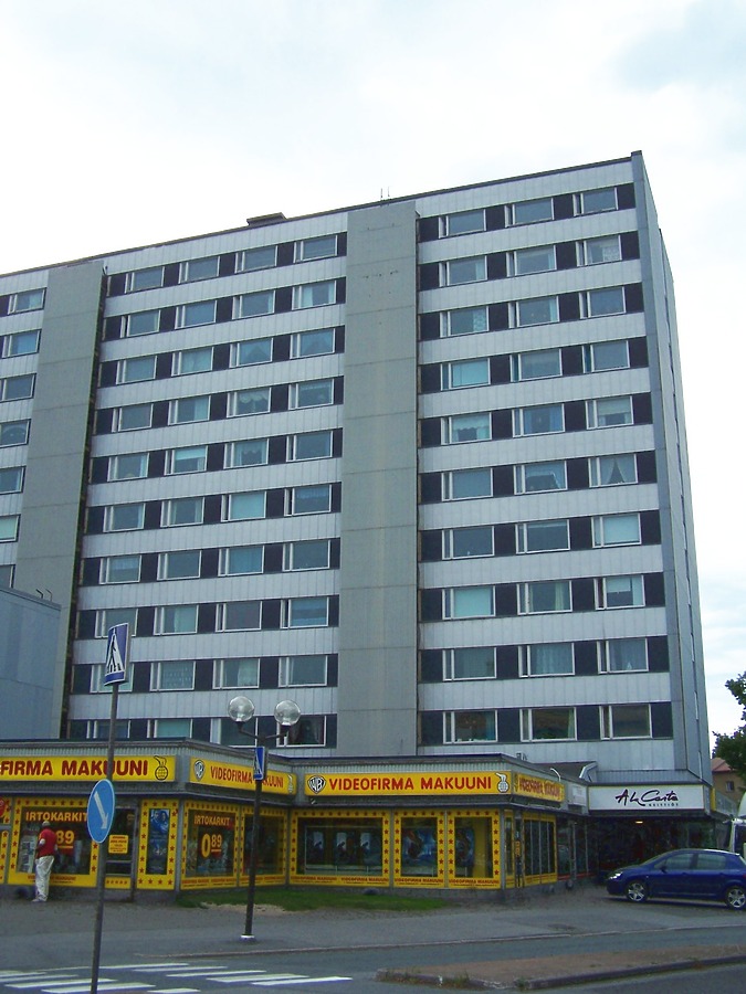 Rautatienpuistokatu 2 by Huopa