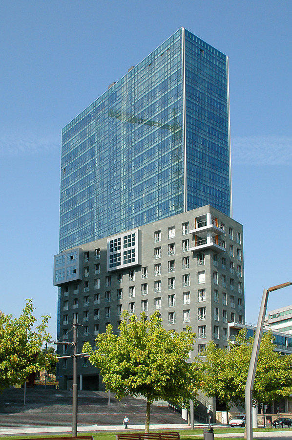 Isozaki Atea I by John Bek