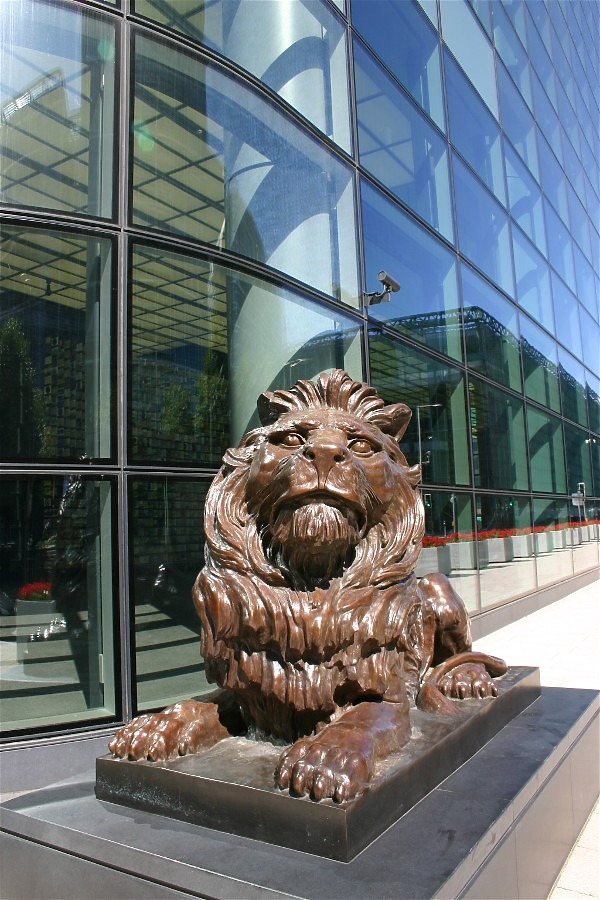 8 Canada Square by Tristram Compton