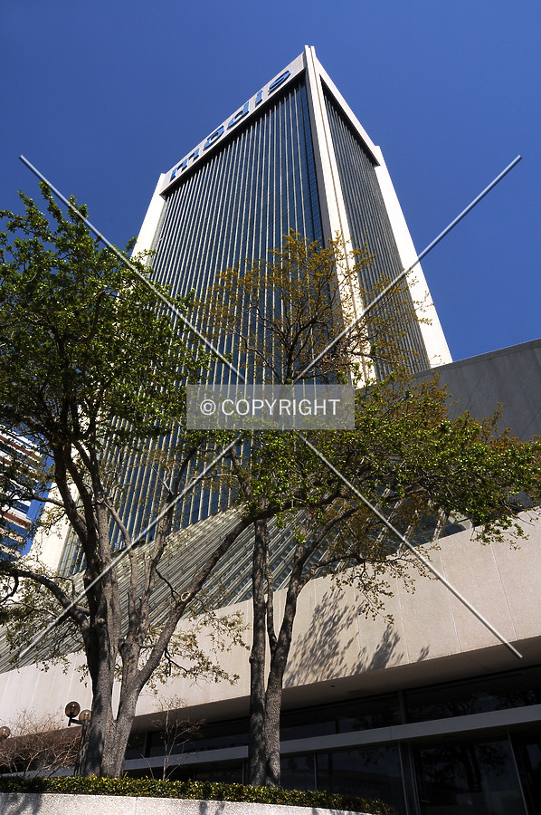 Wells Fargo Center by Jorge Molina