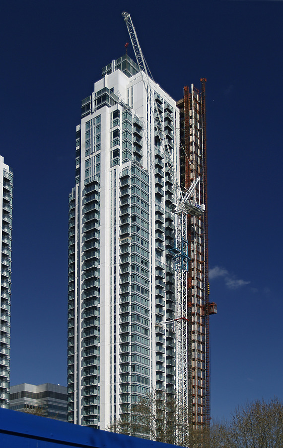 Pan Peninsula East Tower by Cesar Serrano